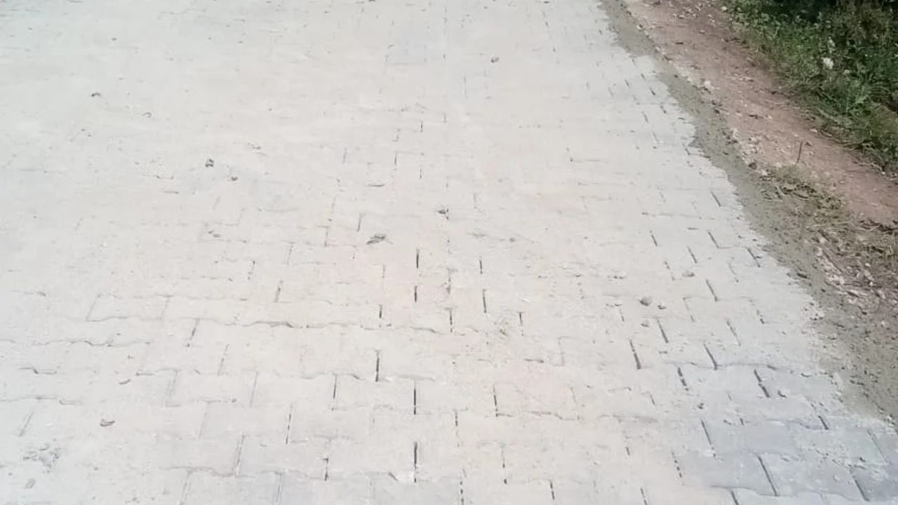 Cide Kızılovaz Mahallesi beton parkeye kavuştu