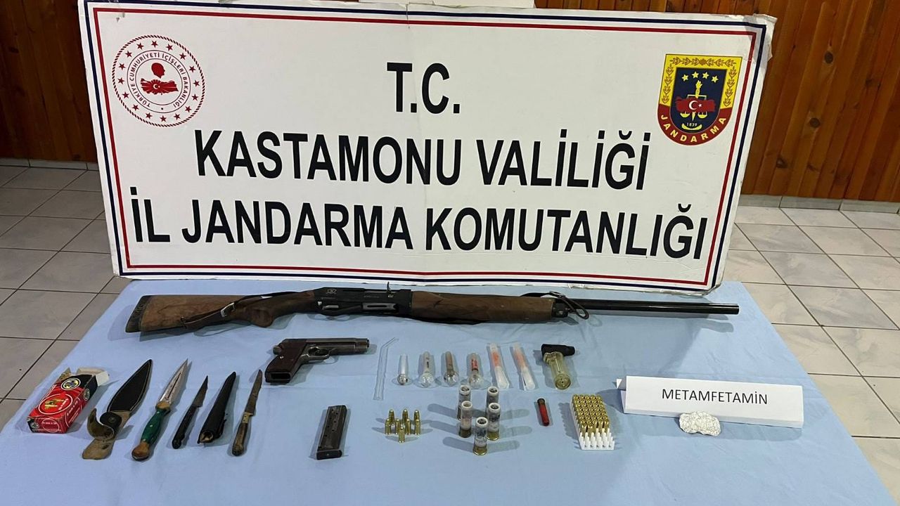 Jandarma Kastamonu'da uyuşturucu tacirlerine göz açtırmıyor