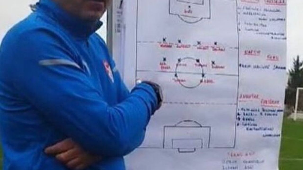 Kastamonusporlu Cenk Sinanoğlu UEFA A antrenörlük kursunda