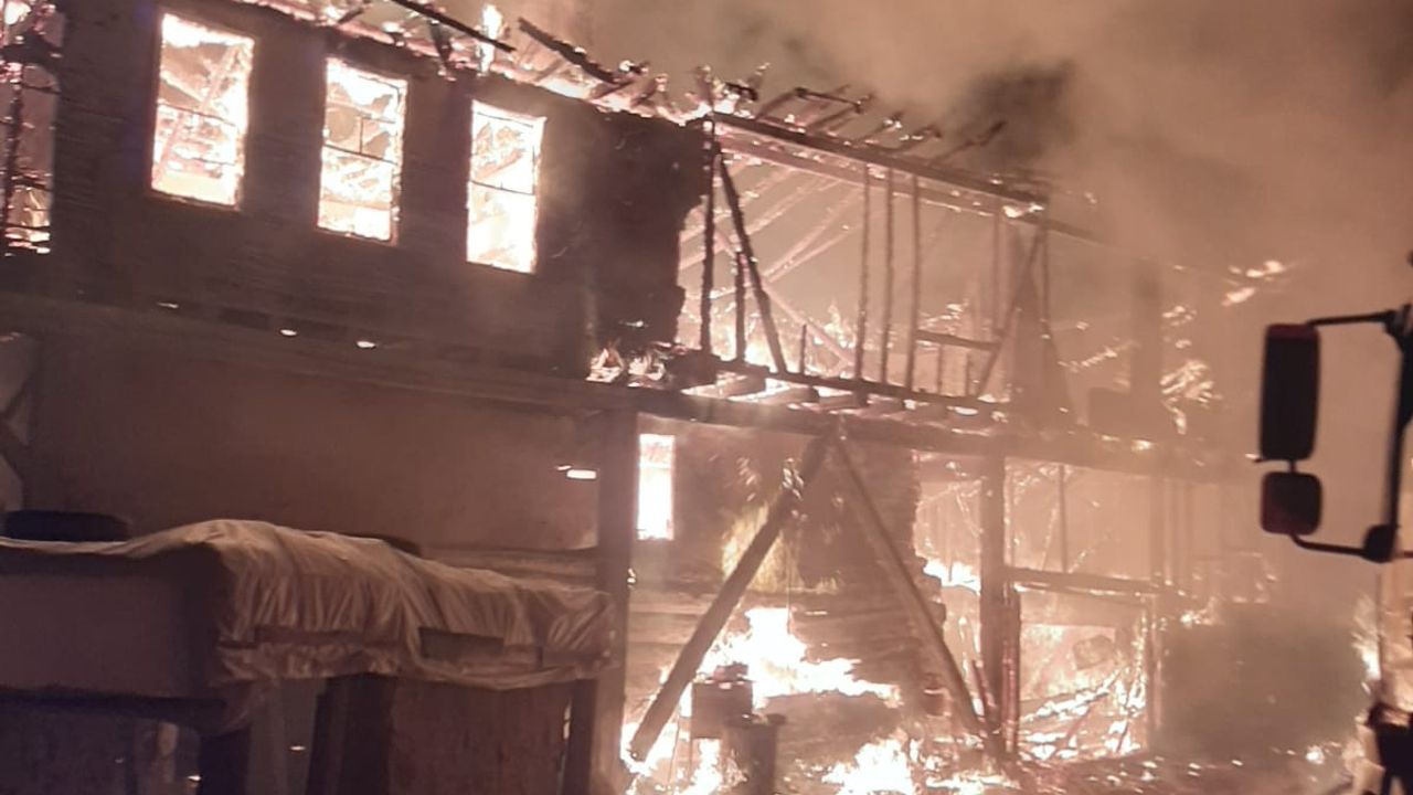 Kastamonu’da çıkan yangın evi küle çevirdi