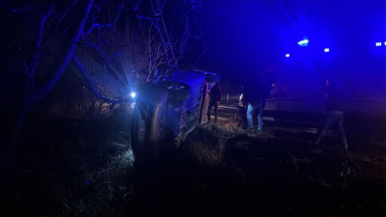 Tosya’da feci kaza: Yolcular araç içinde sıkıştı
