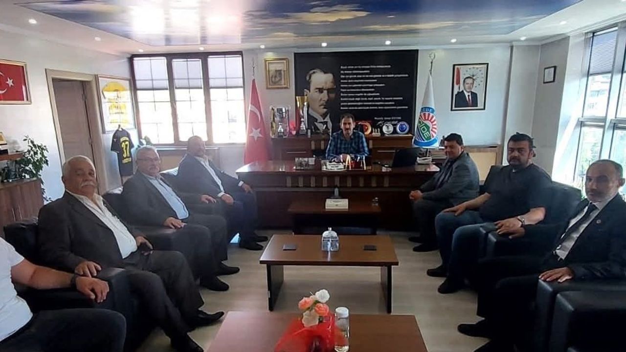 Cide Muhtarlar Derneği'nden Belediye Başkanı Demir'e ziyaret