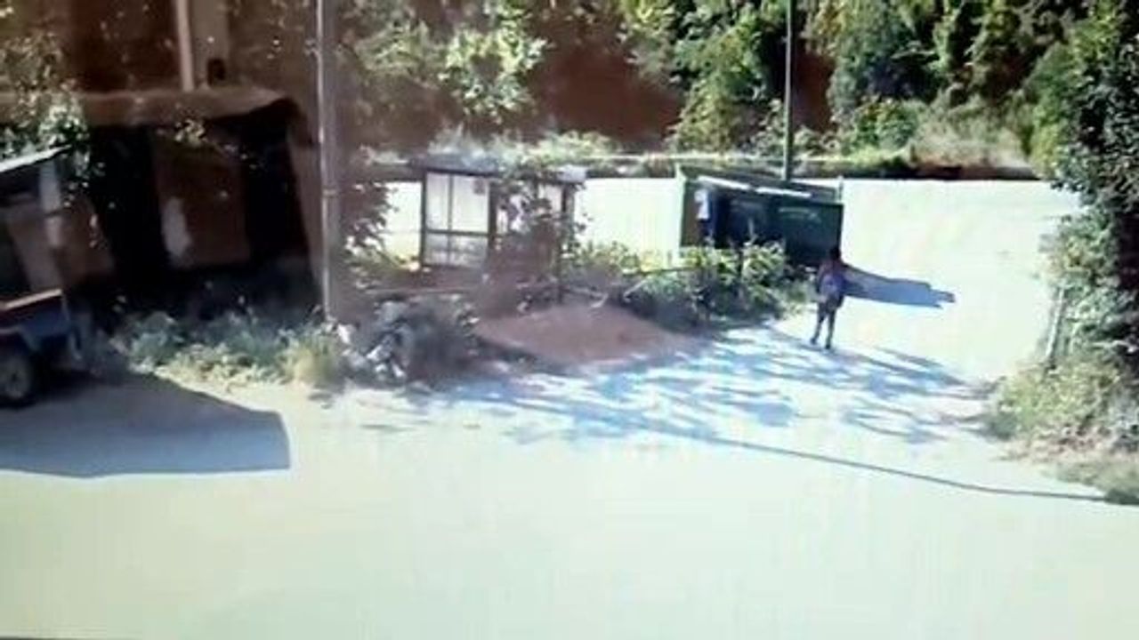 Devrilen kamyonun altında kalıyordu: O anlar kamer