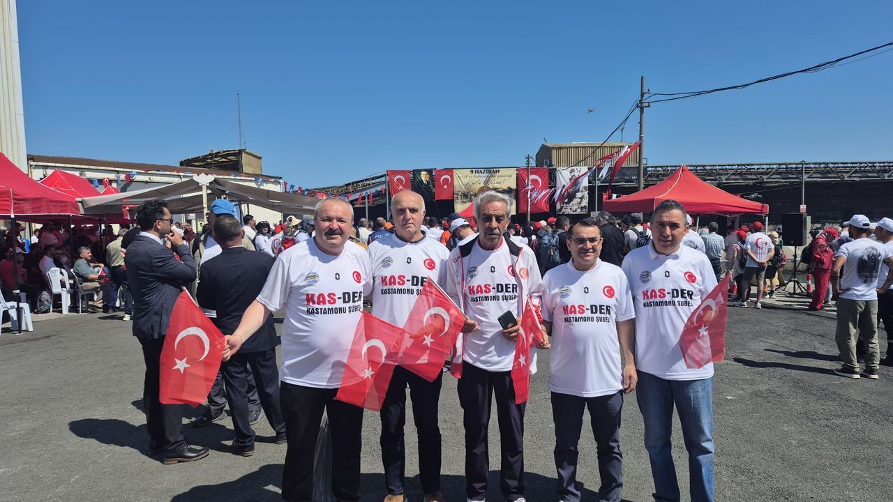 KASDER Atatürk ve İstiklal Yolu Yürüyüşü'nde