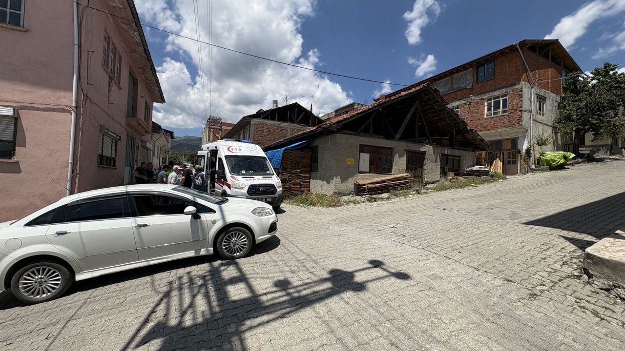 Kastamonu'da 10 yaşındaki çocuğa araba çarptı