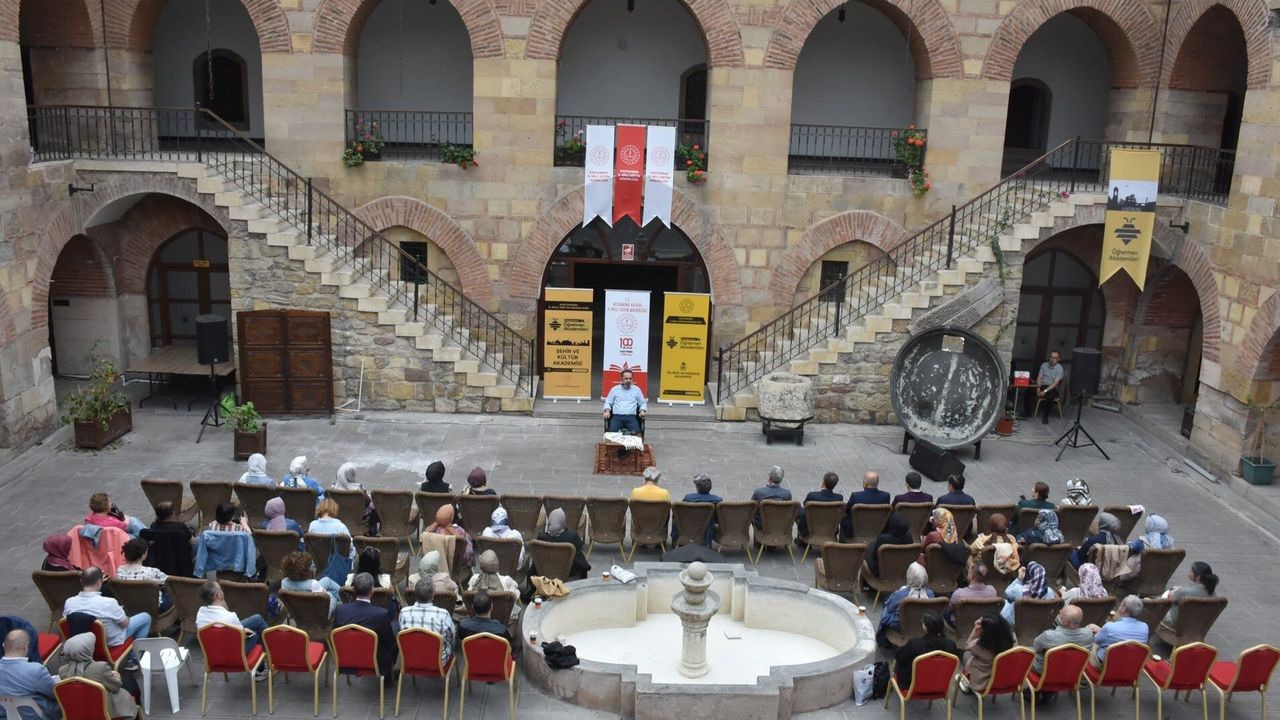 Kastamonu'da "Anadolu İrfanı" konuşuldu