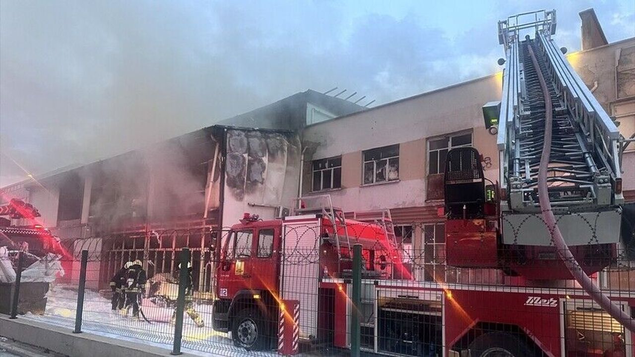 Fabrika yangınında itfaiye eri şehit oldu
