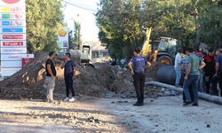 Altyapı çalışmaları sırasında toprak altında kalan 2 işçi kurtarıldı