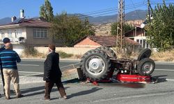 Bir Traktör kazası daha! 80 yaşındaki sürücü yaralandı