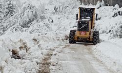 Kastamonu’nun köy yollarında kar mesaisi