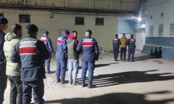 Tosya'da durdurulan araçtan uyuşturucu çıktı: 3 tutuklama