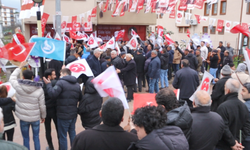 Cide’de yüzlerce kişi MHP’nin seçim ofisi açılışına katıldı
