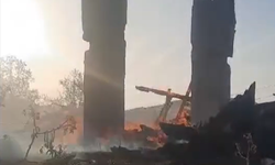 İnebolu'da eski okul binası yandı