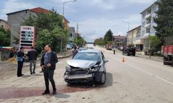 Eflani'de TIR'la otomobil çarpıştı: 1 yaralı