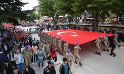 Kastamonu'da 19 Mayıs coşkusu! 1919 metrelik Türk bayrağıyla yürüdüler
