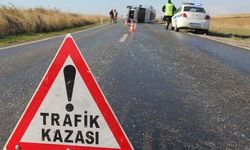 Karabük'te bariyere çarpan tırın sürücüsü yaralandı