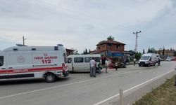 Sinop’ta minibüsle traktörün çarpıştığı kazada 1 kişi öldü