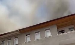 Kastamonu'da 4 katlı binanın çatısında yangın çıktı!