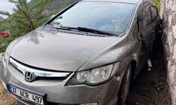 Karabük’te istinat duvarına çarpan otomobildeki 3 kişi yaralandı