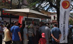 Kastamonu Belediyesi'nden vatandaşlara özel ikram