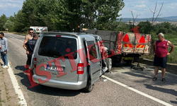 Taşköprü'de hafif ticari araç ile traktör çarpıştı: Çok sayıda yaralılar var!