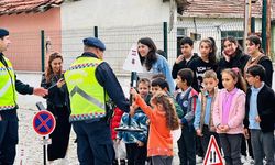 Trafik Jandarması'ndan miniklere seminer