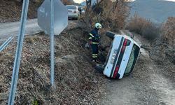 Kastamonu'da otomobil şarampole devrildi: 2 yaralı