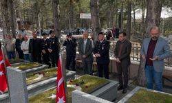Kastamonulu şehit pilot kabri başında anıldı