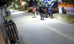 Cide’de aydınlatma direklerine yapılan çirkin saldırı kamerada