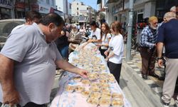 İYİ Parti Cide’de 2 Bin aşure dağıttı