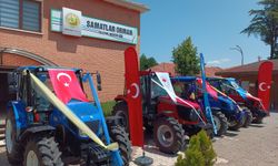 Traktör ve ekipmanlar törenle teslim edildi