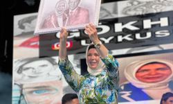 Şenlik gecesinde Belediye Başkanı’na unutulmaz hediye
