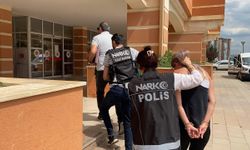Motosikletliden uyuşturucu çıktı, 2 kişi tutuklandı