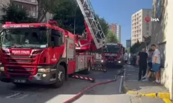 İstanbul'da 15 katlı binada yangın! İçeride mahsur kalanlar var