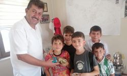 Kastamonu'da saldırıya uğrayan muhtara miniklerden büyük destek