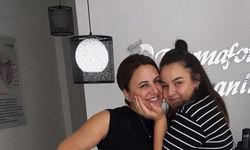 Genç kıza, öldürülen annesini ölümle tehditten 2 yıl 6 ay hapis