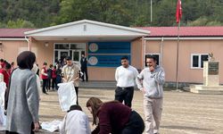 Kastamonu'da öğrenciler köy okulunu şenlik alanına çevirdi