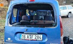 D100’de kontrolden çıkan araç şarampole devrildi