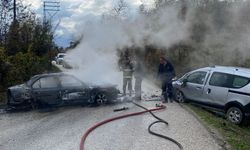 Otomobil ile kamyonet çarpıştı, 2 kişi yaralandı