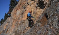 Sık sık heyelanların yaşandığı Yaralıgöz Dağı çelik ağlarla örüldü