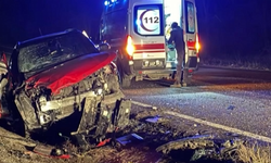 Taşköprü yolunda can pazarı: Otomobil ile traktör çarpıştı!