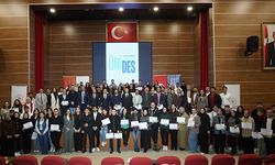 ÜNİDES başarı belgeleri törenle takdim edildi