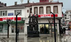 Heyamola heykeli Cumhuriyet Meydanı’na yakıştı