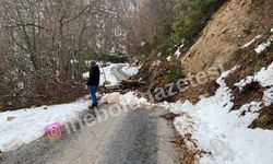 İnebolu grup yolunda heyelan: Ulaşıma kapandı!