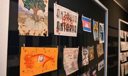 350 sanatçı posta sanatıyla asrın felaketini anlattı