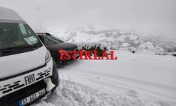 Cide’de grup yolu kar nedeniyle kapandı