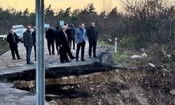 Sevgilioğlu’ndan Cide’de çöken sahil yolunda inceleme