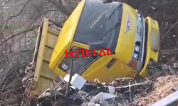 Kastamonu'da korkutan kaza: Uçurumda asılı kaldı