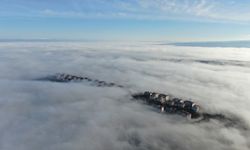 Kent merkezini sis tabakası kapladı