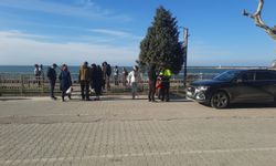 Cide’de motosiklet ile otomobil çarpıştı